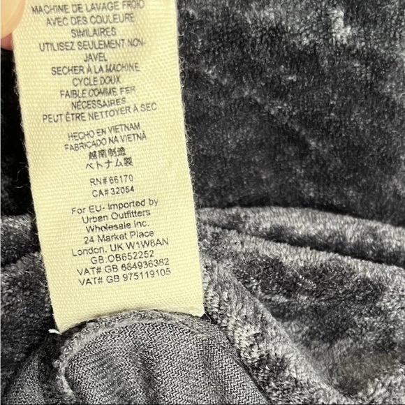 WE THE FREE People Nora Jane Crushed Velvet Top M Gray Balloon Sleeve Oversized - Picture 11 of 13